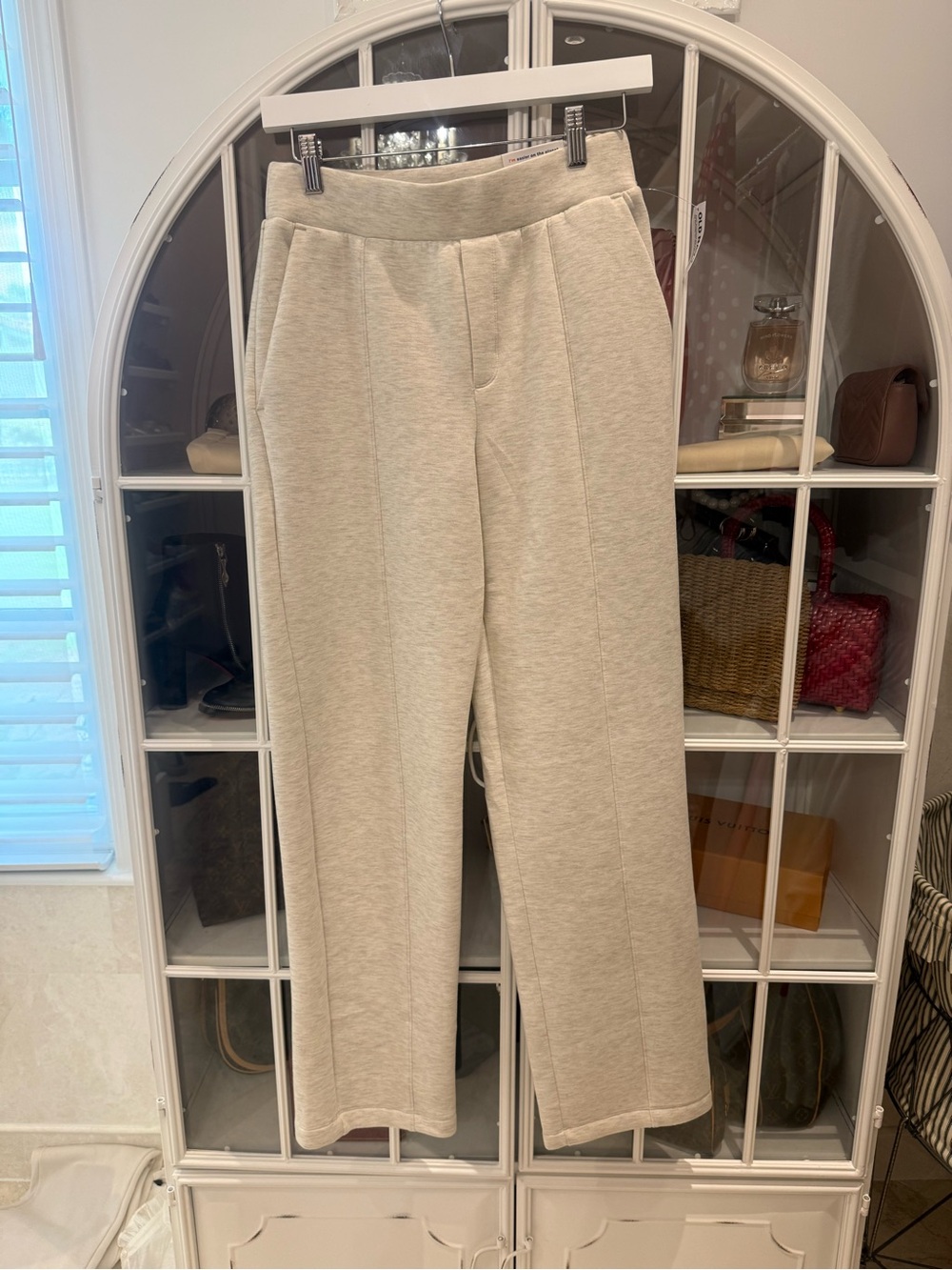 Old Navy Cream Bounce Fleece Pants-Petite M
